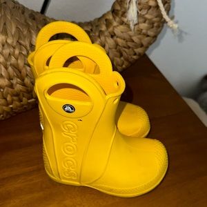 Kids croc rain boots